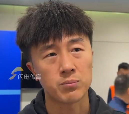 刘洋：球队沿用去年的阵型跟打法，但是今年遇到了很多挫折